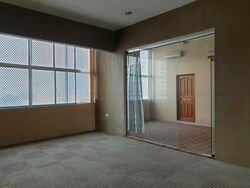 Kim-hoe Centre (D8), Office #459235181